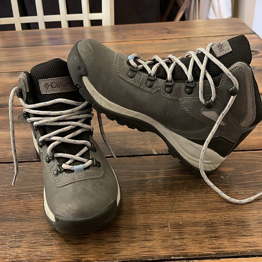 Coulmbia boots